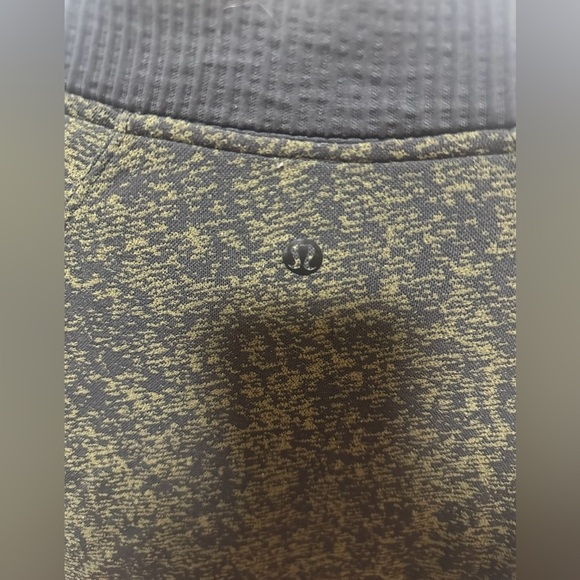 LULULEMON Long Sleeve REST LESS 1/2 Zip Mock Shirt Top Black Dark Cast Size 6 - Picture 4 of 6